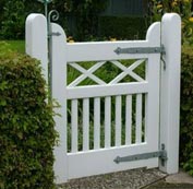Gartenpforte-mit-Pendeltuerbeschlag