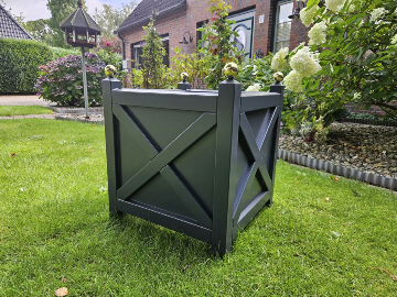 pflanzkübel exclusiv aus holz für den aussenbereich